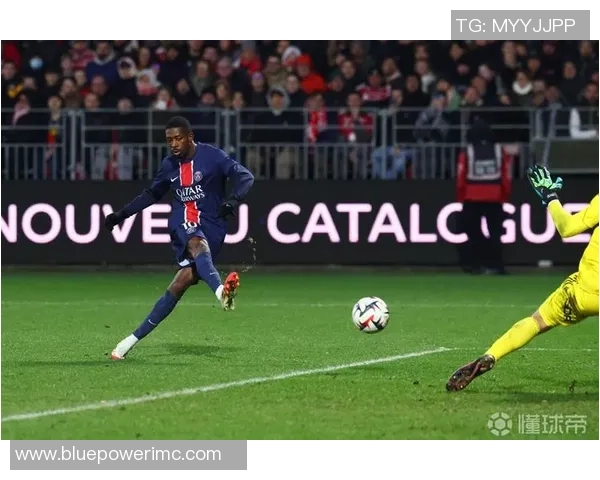 中超精彩对决莱比锡逆转巴黎圣日耳曼帽子戏法引爆全场热情